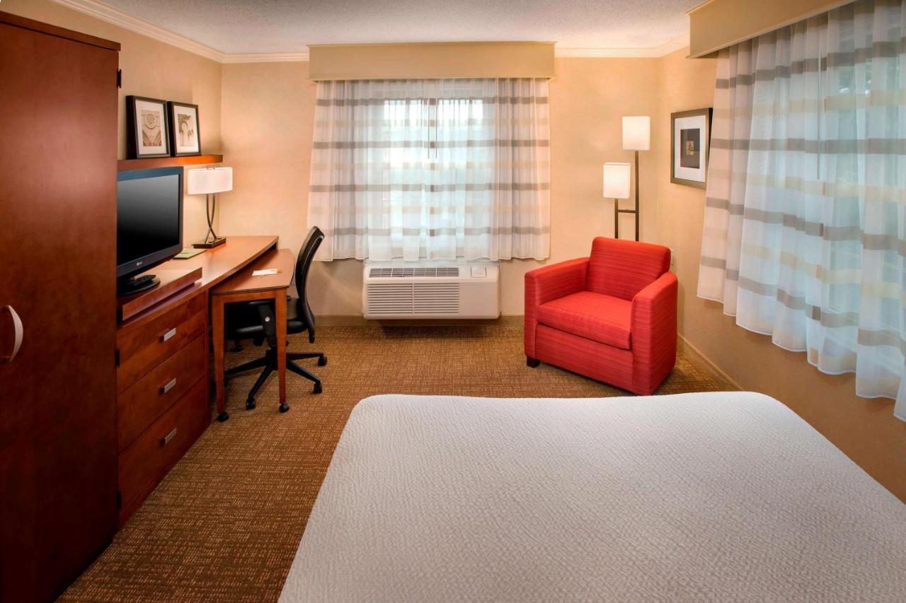 Sonesta Select Boston Данверс Экстерьер фото